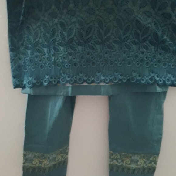 3-Piece Lawn Suit Embroidered - Picture 5 of 8